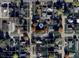 413 S 3rd St, Knoxville, IA 50138