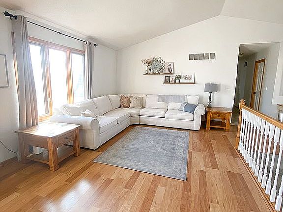 3rd image of 113 Canterbury Rd