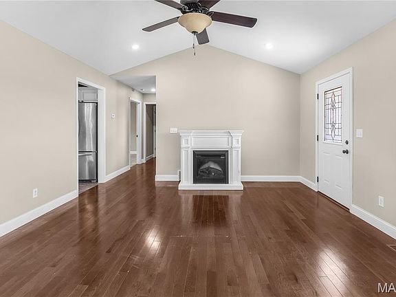 3rd image of 420 Pioneer Orchard Rd