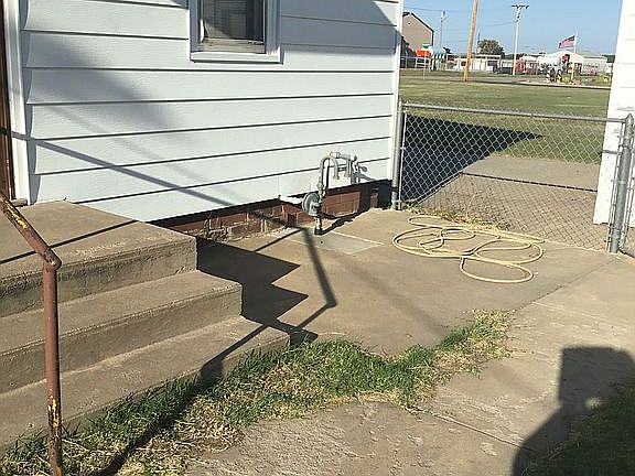 4th image of 309 E 15th St