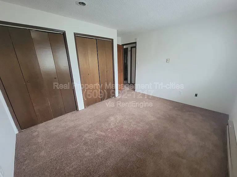 1102 S Olympia Pl #D — Photo 8