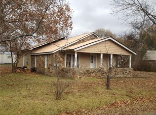 826 E 5th St, Waldron, AR 72958