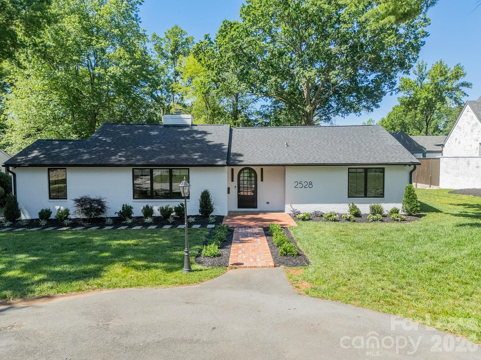 3 bed, 3.0 bath, 2458 sqft, $6,850 — Photo 1