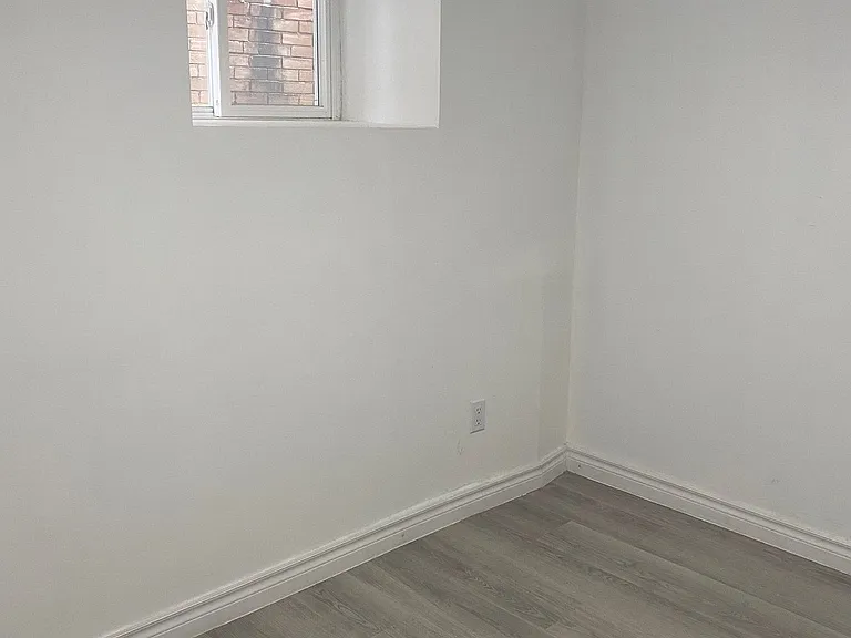 169 Westmount Ave #BASEMENT — Photo 10