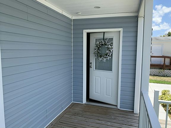 3rd image of 2900 SW 52nd Ave #Izmn0z