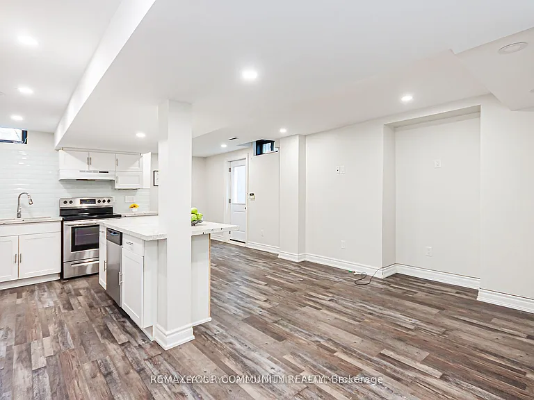 33 Durness Ave #BASEMENT — Photo 15