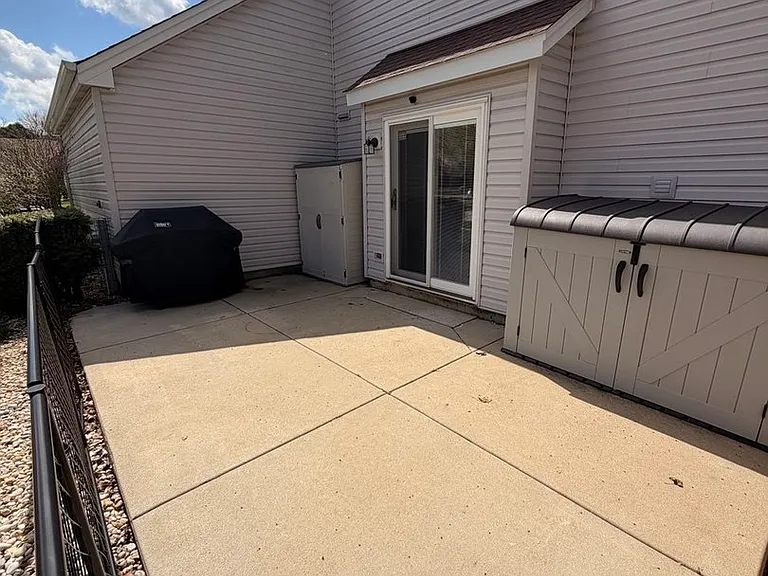 1219 Huntington Dr — Photo 24