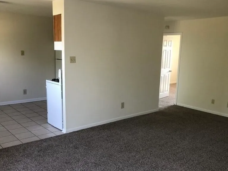 357 N Broad St #8 — Photo 11