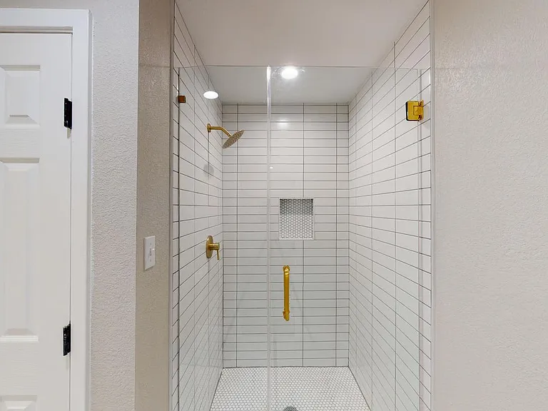 204 Tower Dr — Photo 14