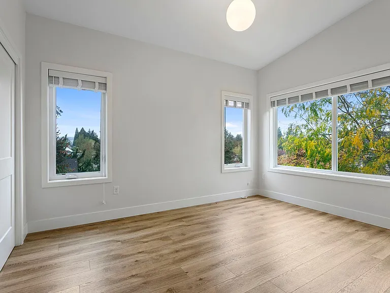 4808 SE Franklin St — Photo 10