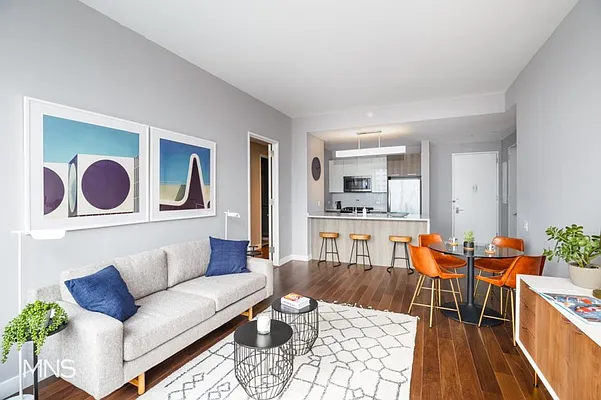 Rented by MNS Marketing | media 2