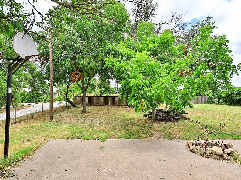 609 Sunset Dr — Photo 31