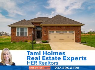 1621 Weeping Willow Ct, Bellbrook, OH