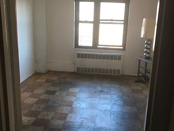 3rd image of 409 Grand St #E2003