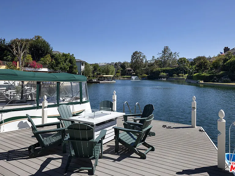 10030 Toluca Lake Ave — Photo 39