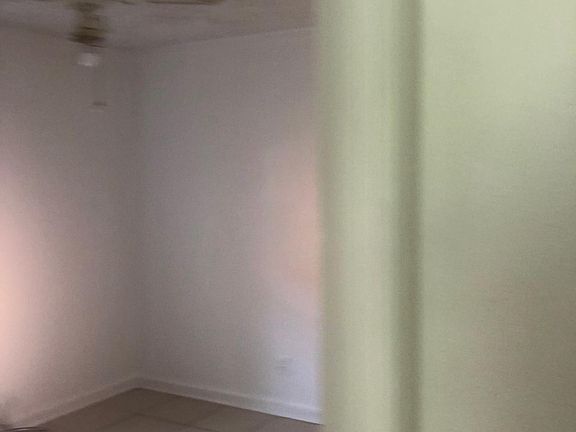 5th image of 1105 W Smith St