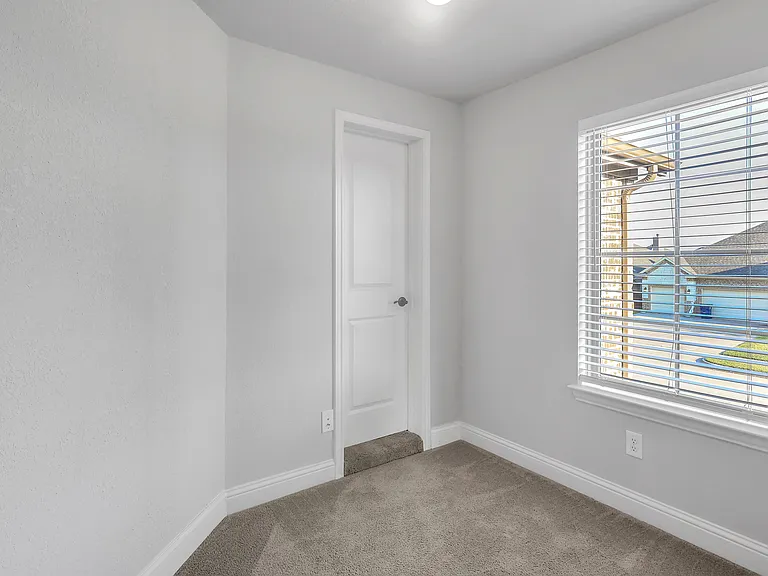 1708 Stillwater Dr — Photo 31