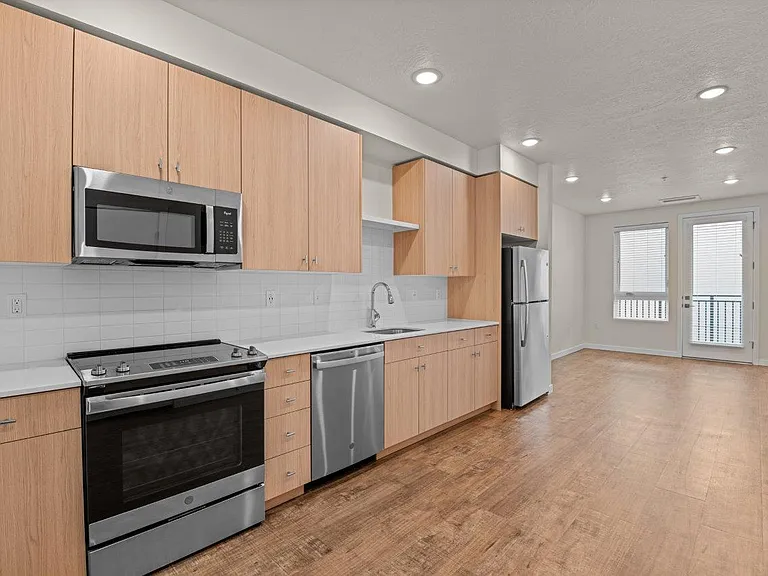 Meritage West — Photo 8