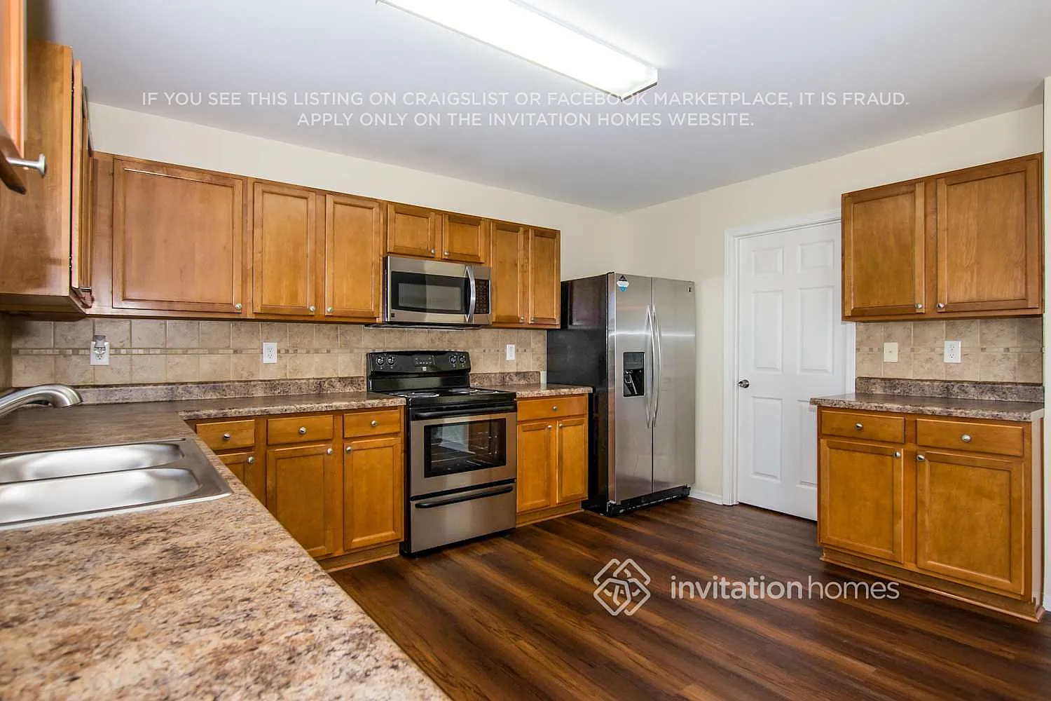 9125 Corey Common Ave Charlotte, NC 28216 — Photo 4