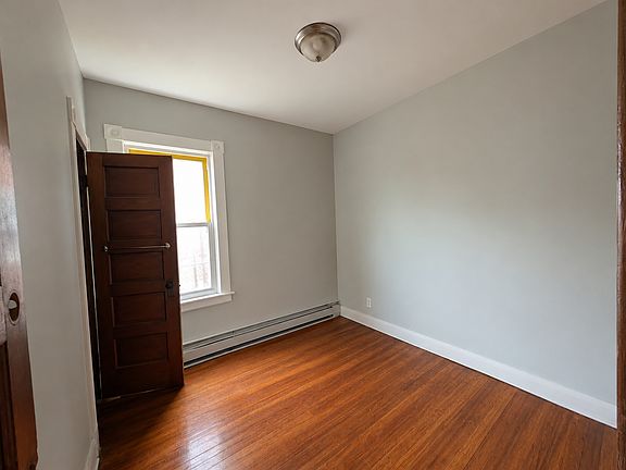 5th image of 662 State St #1