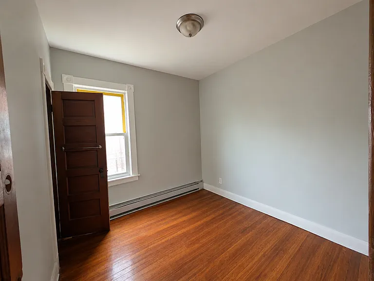 662 State St — Photo 14