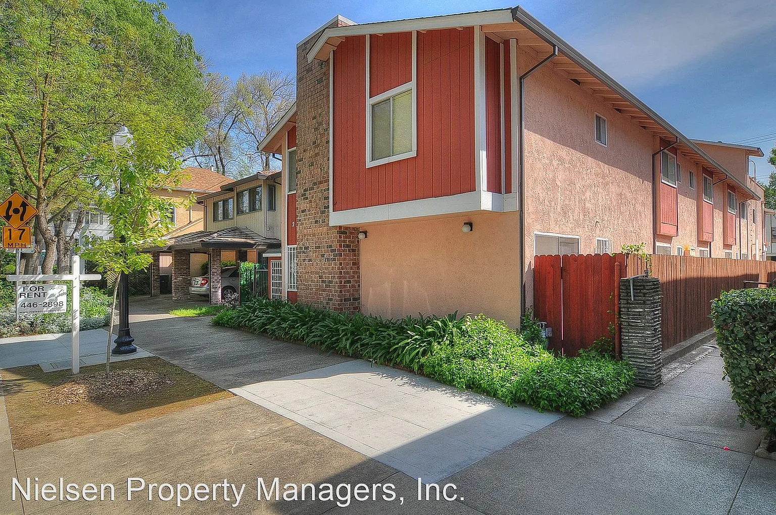 2524 I St APT 9 photo 1