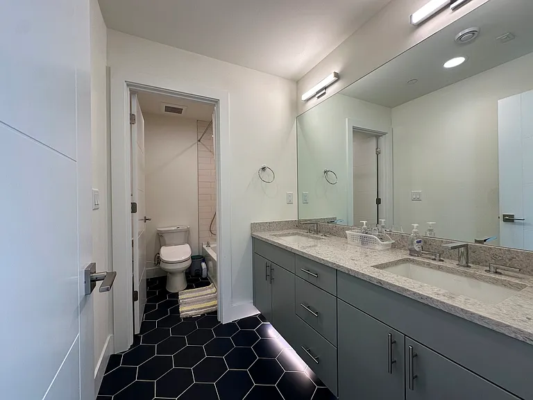 7828 NE 126th Dr — Photo 5