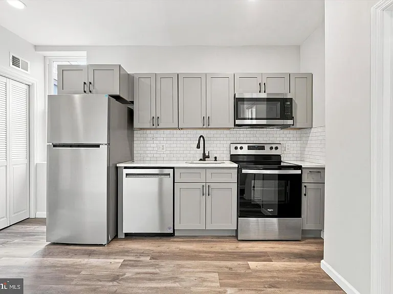 623 W Oxford St #3 — Photo 3