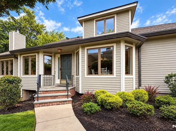 125 Lakeview Drive #125, Old Tappan, NJ 07675