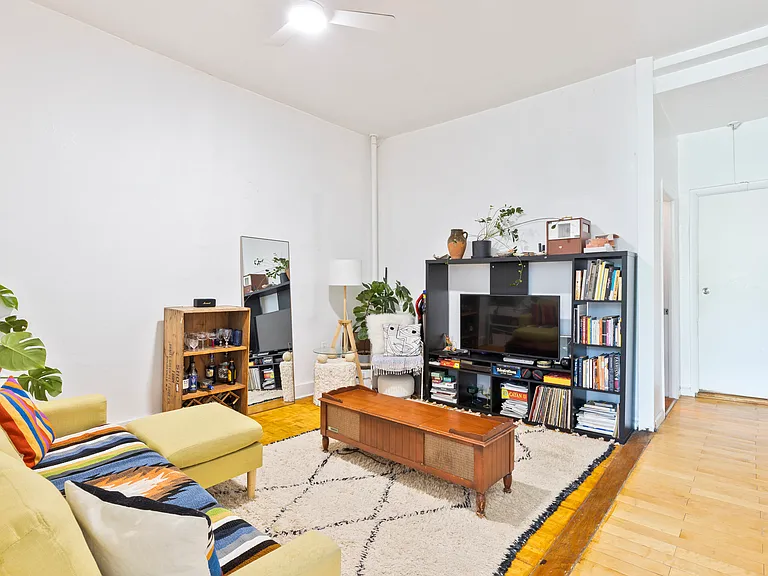 123 Waverly Ave #2 — Photo 4
