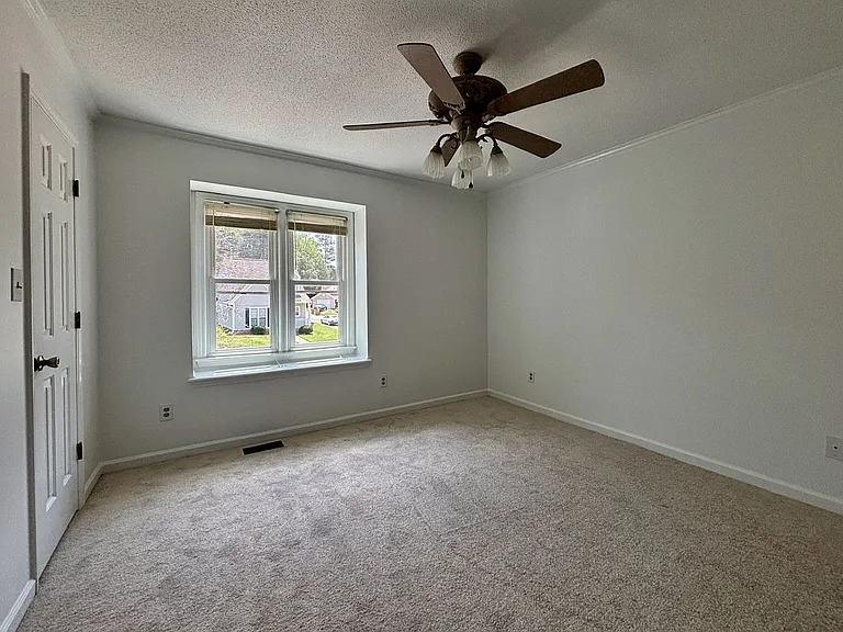 1446-55 Cimarron Pkwy — Photo 9