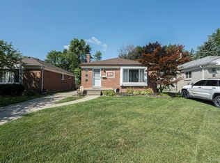 500 Sunningdale Dr, Inkster, MI 48141