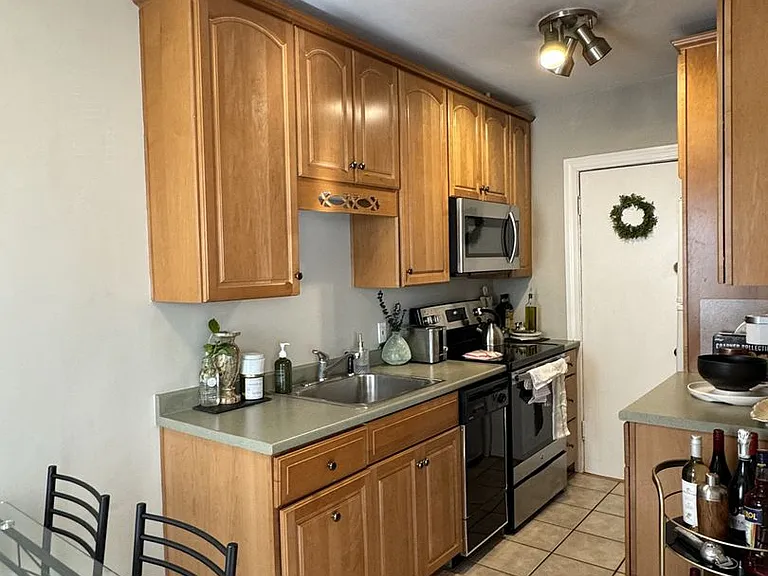 64 Queensberry St #115 — Photo 8