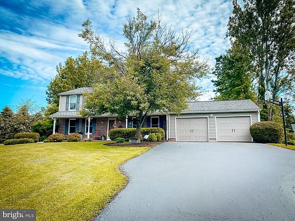 2nd image of 3005 Cardinal Ln