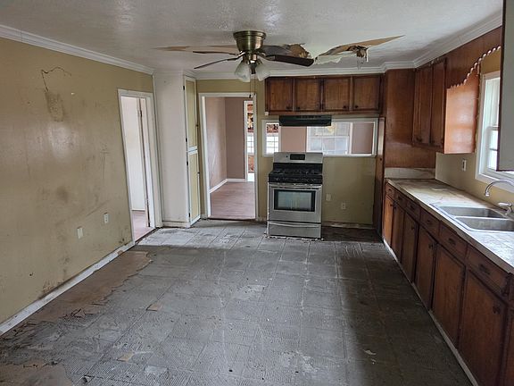 5th image of 2618 Ruth St