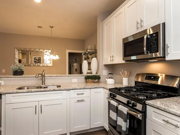 1021 Vanderbergh Blvd #1021, Monroe Township, NJ 08831
