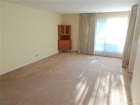 3rd image of 1363 Abington Pl