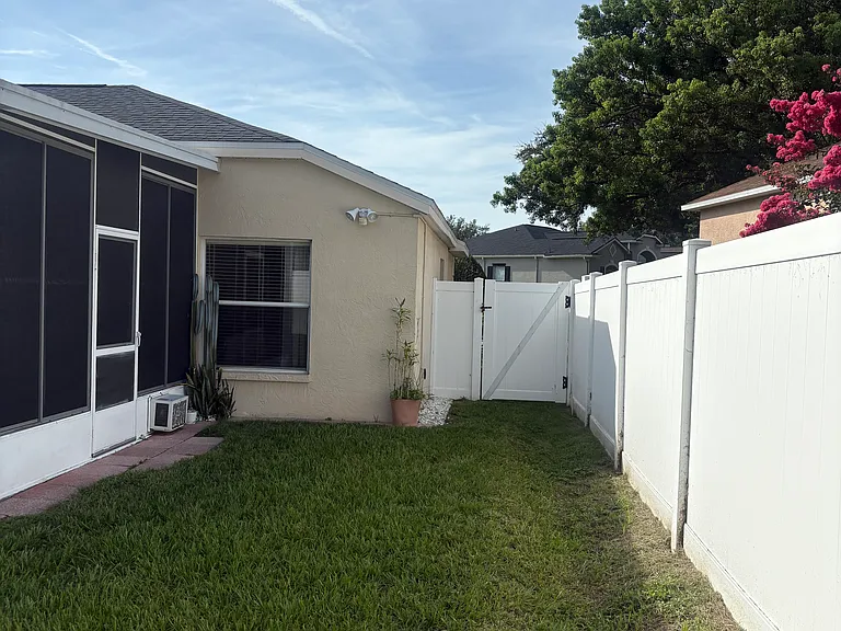 Privacy Gate entrance w/Security Motion Lighting