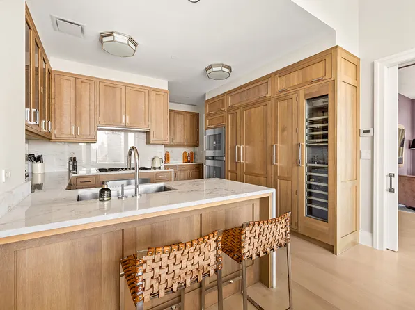 30 Park Place image 4 of 13