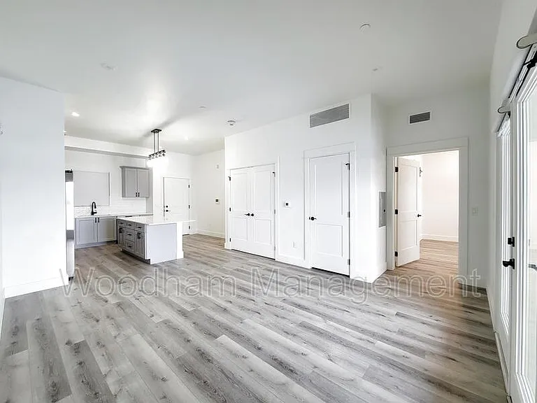 1704 Lincoln St #5A — Photo 3
