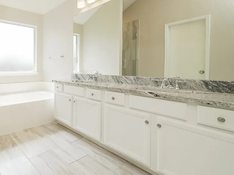 1005 Fort Apache Dr — Photo 15