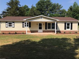 718 Foxfire Rd, Asheboro, NC 27205