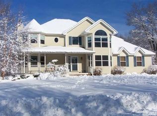 1 Emmas Way, Port Jefferson Station, NY 11776