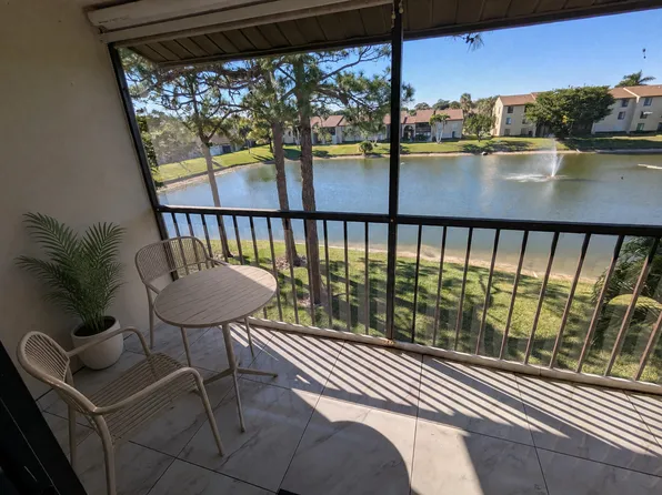 629 Sea Pine Way APT E3, Greenacres, FL 33415