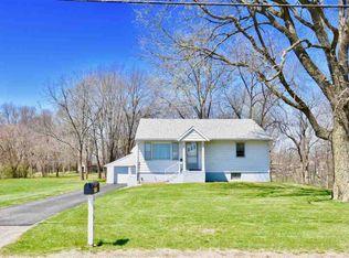 3187 Mall Rd, Pekin, IL 61554