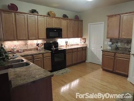 New tile on kitchen walls