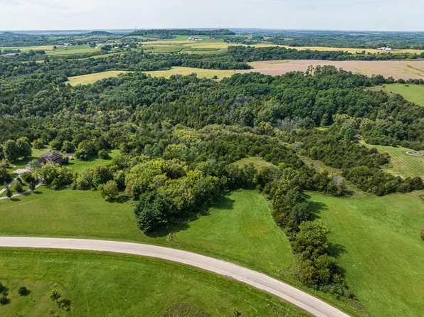 240 Thunder Bay Rd, Galena, IL 61036