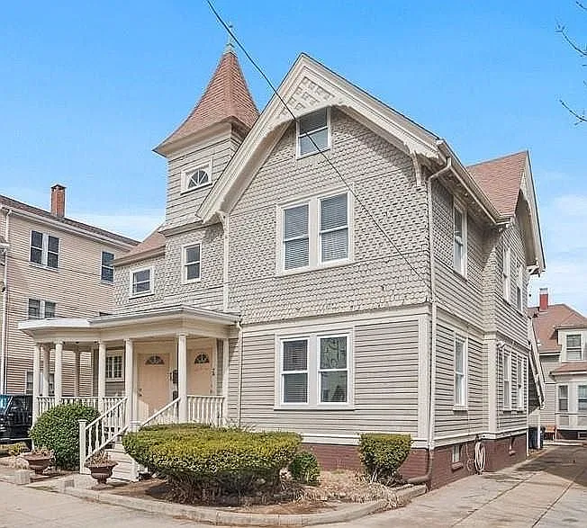 76 Appleton Ave #2