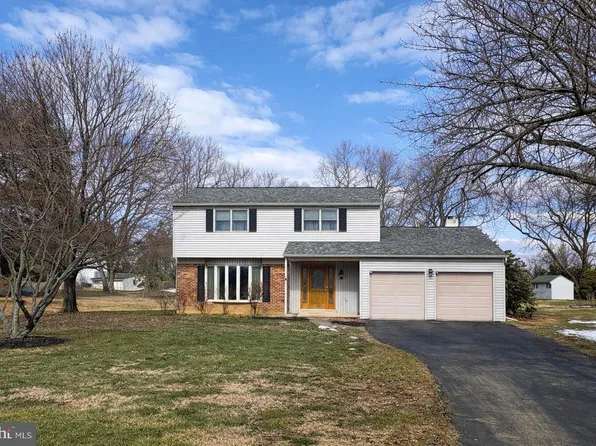 15 Cambridge Rd, Downingtown, PA 19335
