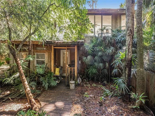 8110 Marys Fish Camp Rd, Weeki Wachee, FL 34607